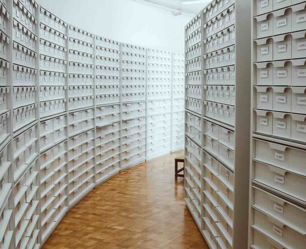 Comment structurer l’information dans un système d’archivage physique avec des métadonnées ?